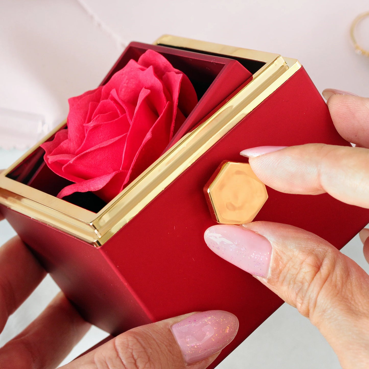 Romantic Turning Rose Gift Box